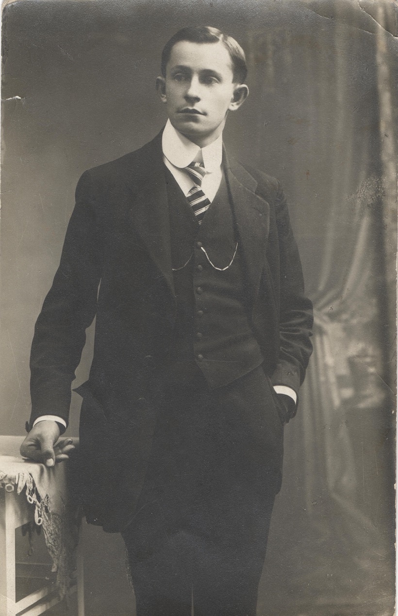1 foto Mlad Josef Sunek na portrtn fotografii